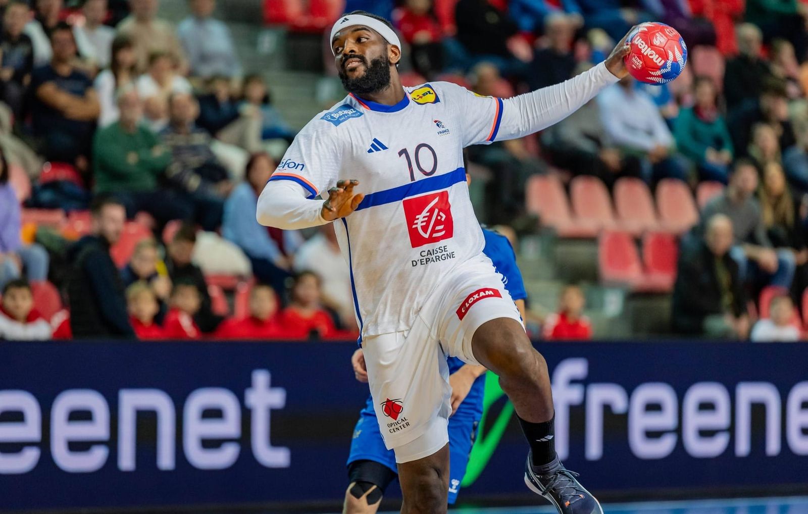 Frankreich und Italien erreichen Hauptrunde