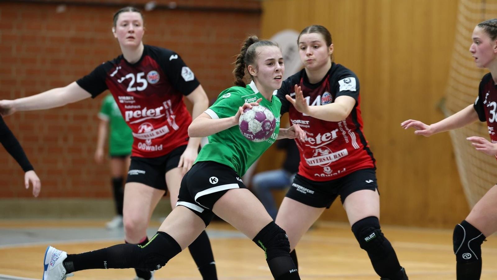 Die ersten Viertelfinalisten und der erste Endspielteilnehmer stehen fest