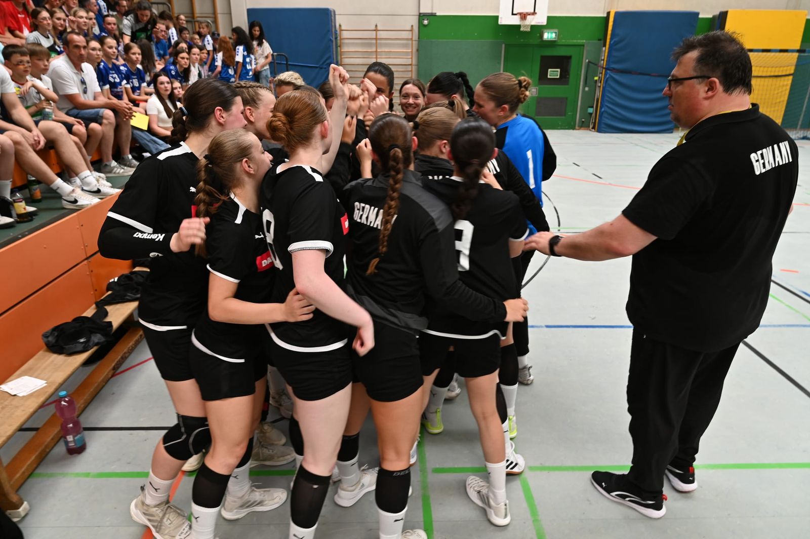 U17w: Lehrgang in Kienbaum, Härtetests in Ungarn