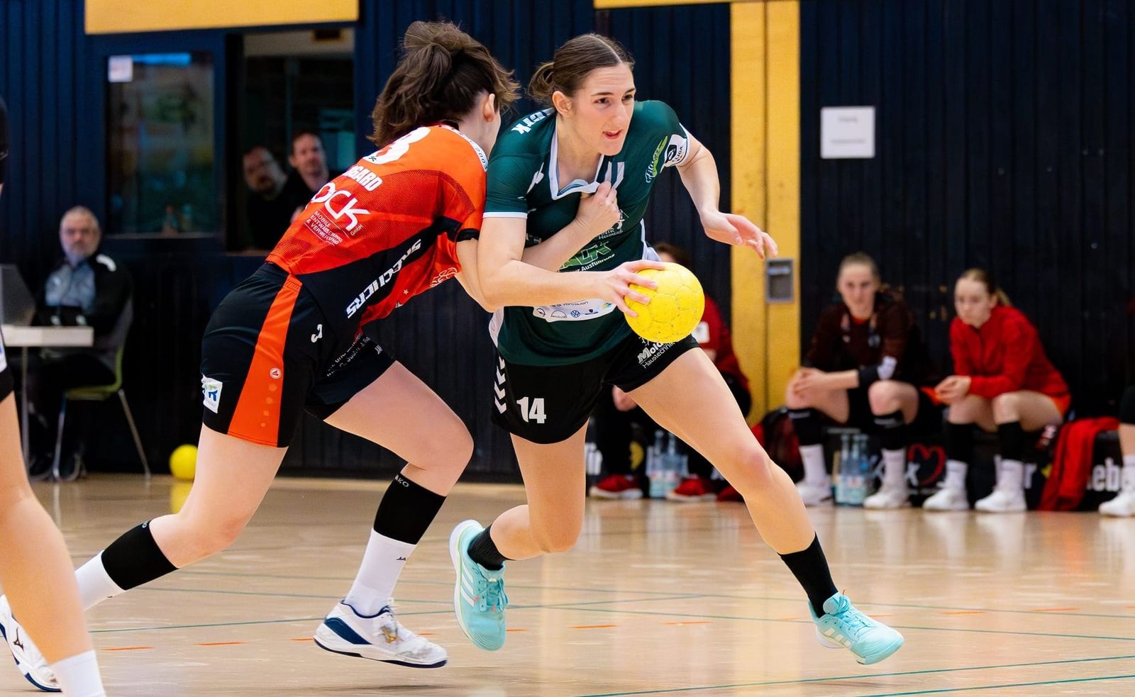 HCE holt wichtige Punkte, Schwerin dreht Partie