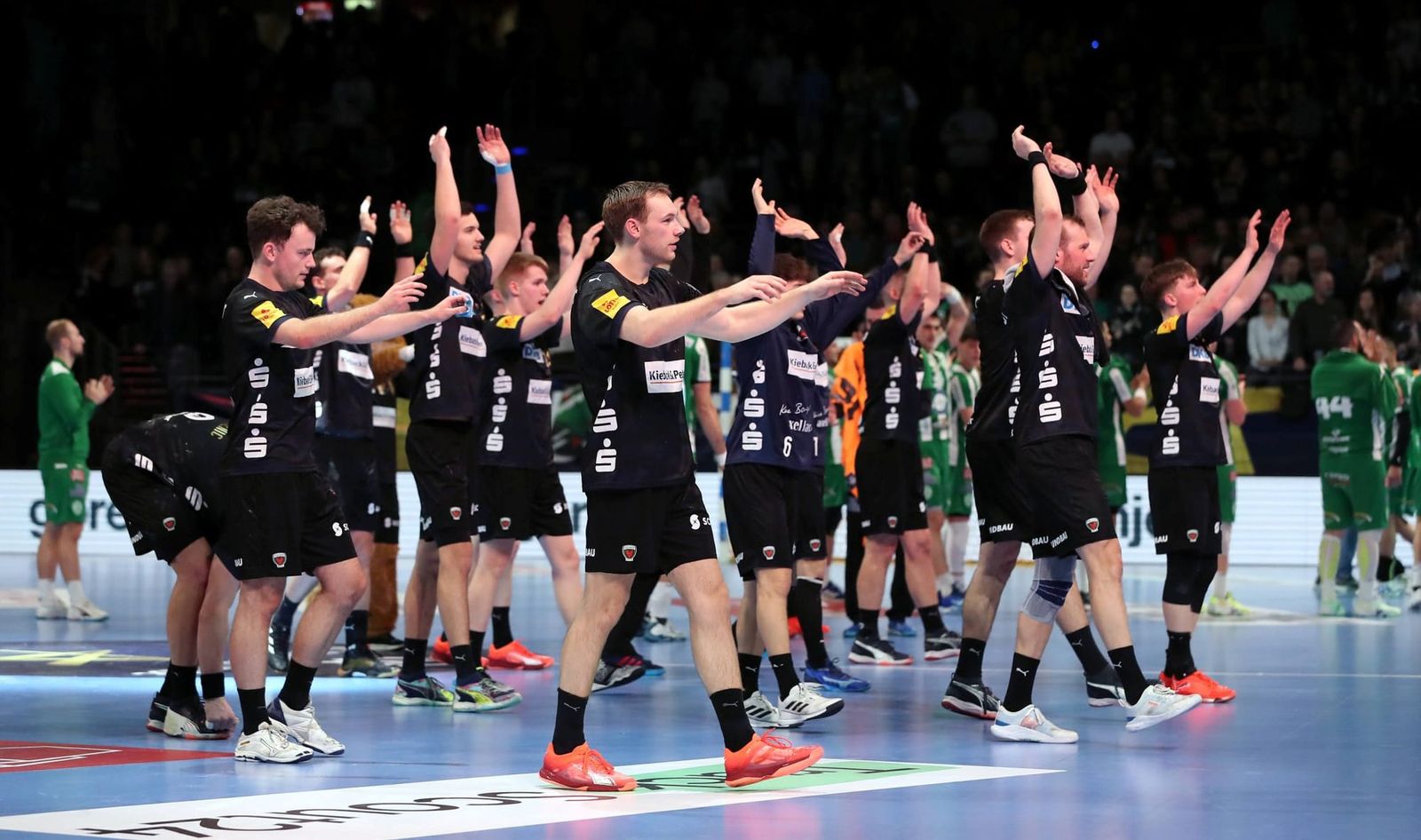 Champions League: SC Magdeburg patzt, Füchse dürfen hoffen