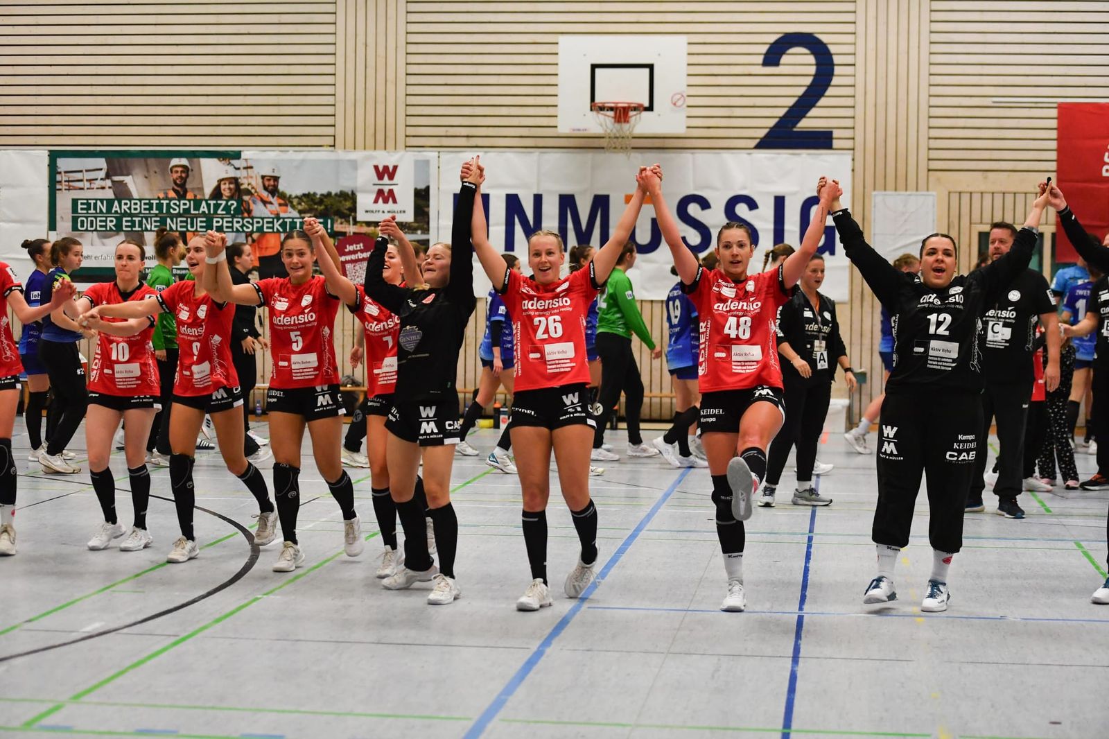 Red Sparrows feiern den Staffelsieg - Abstiegs-Duell um Platz zehn weiter vertagt