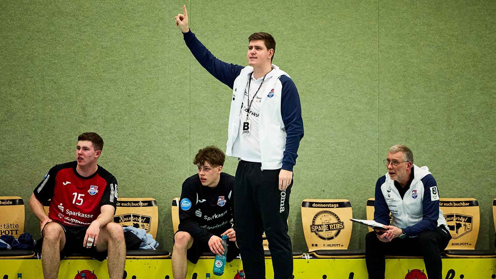 Spitzenduo muss Favoritenrolle gegen Abstiegskandidaten gerecht werden