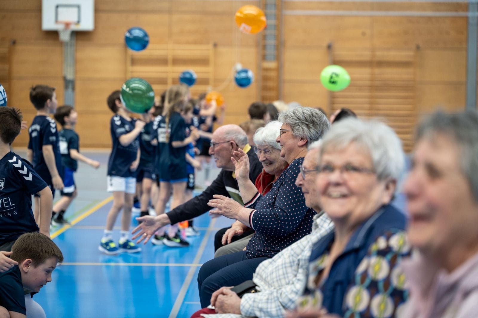 Generationen verbinden durch Handball: TSV Herrsching setzt auf gemeinsames Training