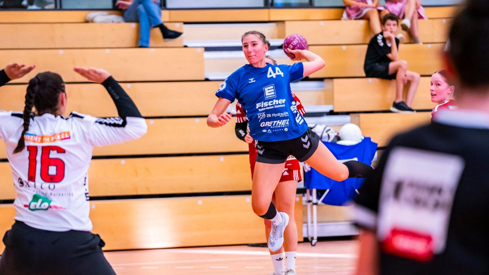 Staffel Süd: Dreikampf um Platz zwei, Schwabmünchen feiert ersten Saisonsieg