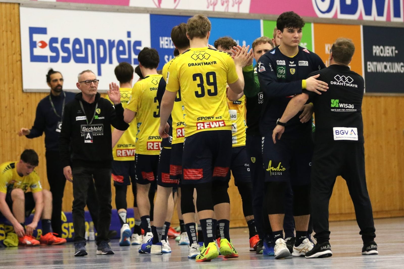 Plauen-Oberlosa zähmt die Jungwölfe - Die Lurchis überholen Aue