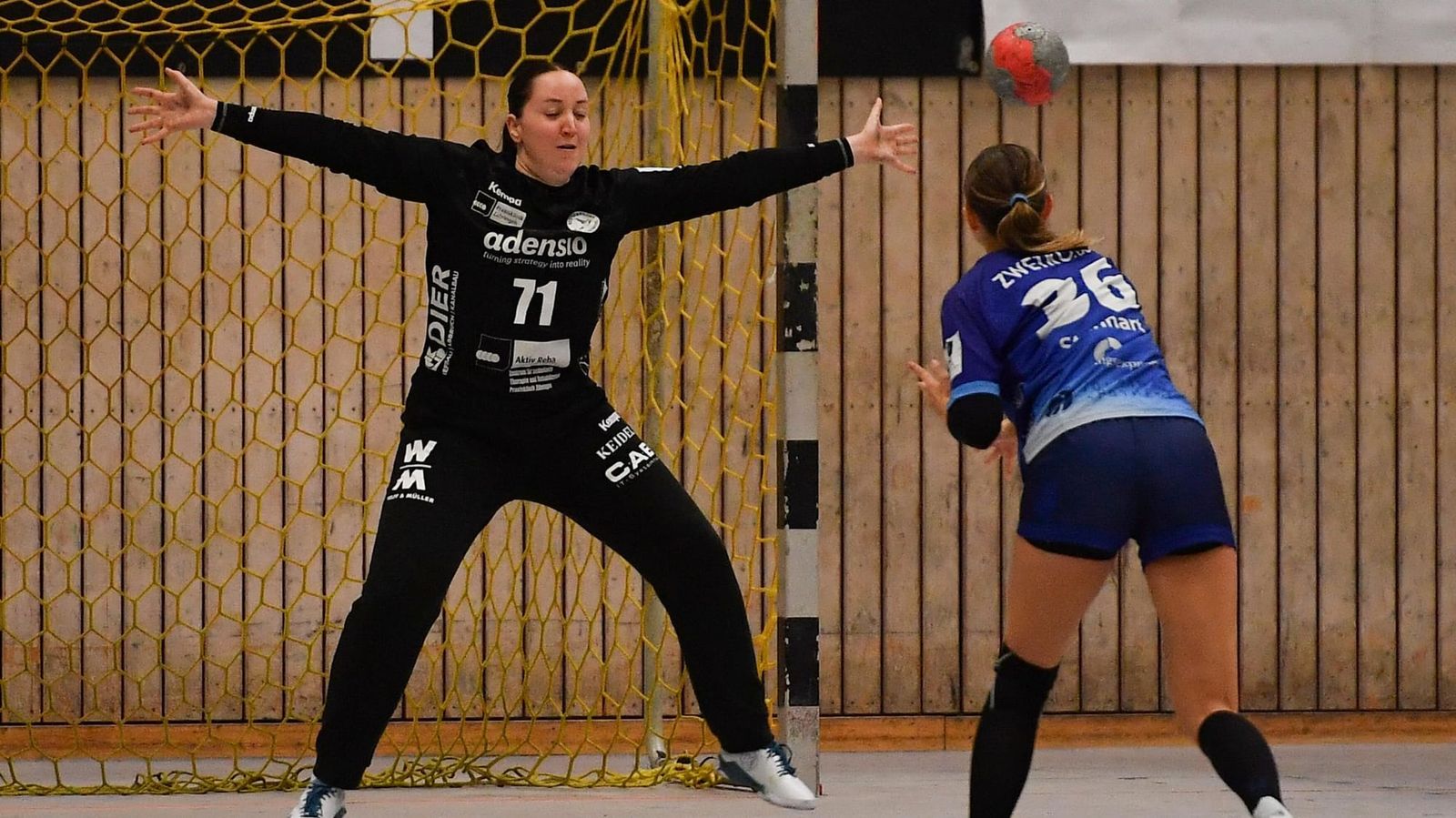 Vier Klubs für drei Plätze