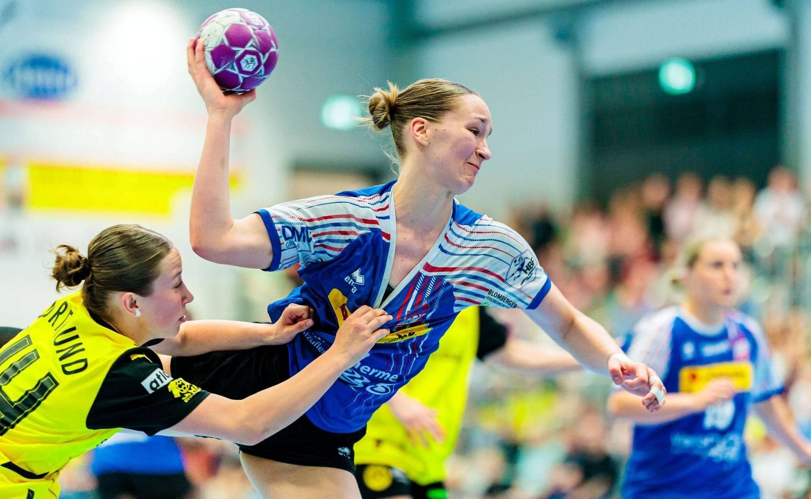 Blomberg erzwingt Entscheidungsspiel gegen den BVB