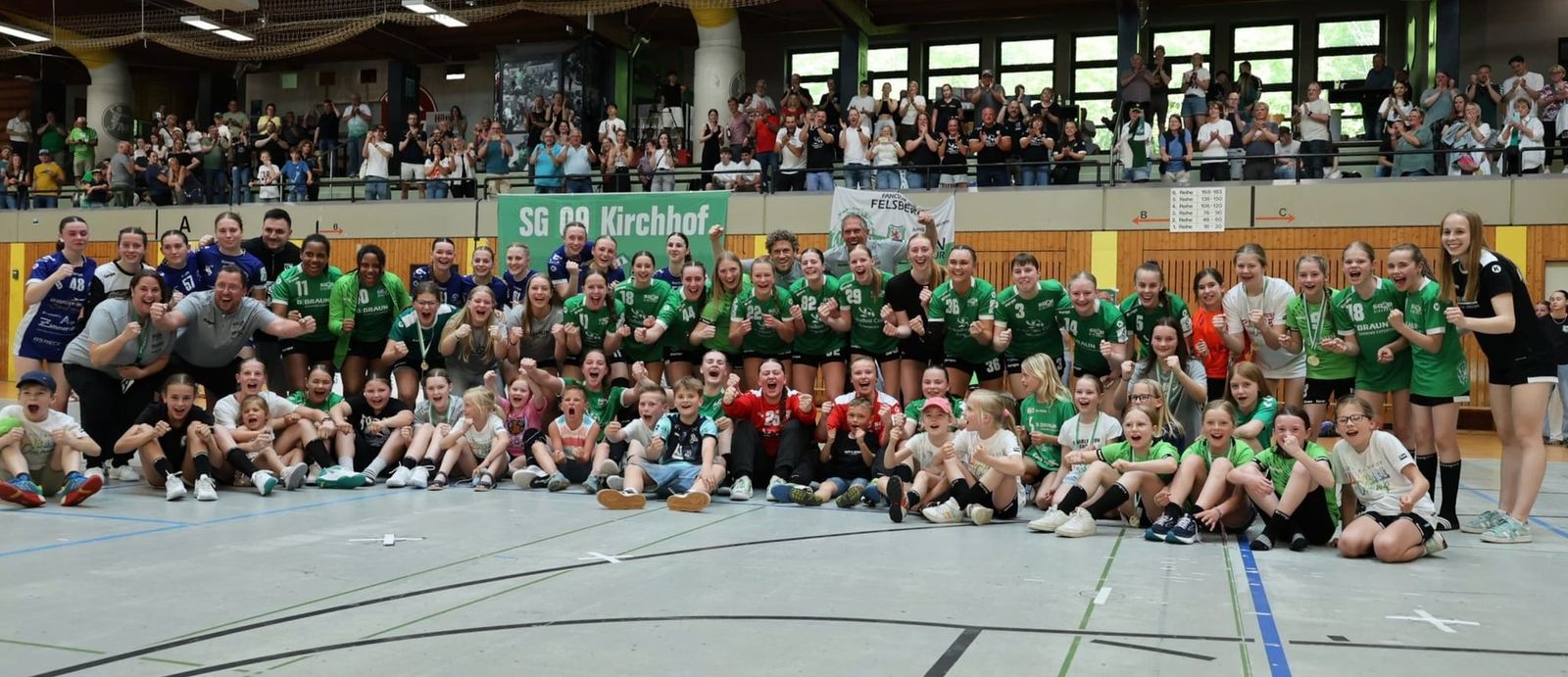 SG Kirchhof jubelt über Viertelfinal-Sensation