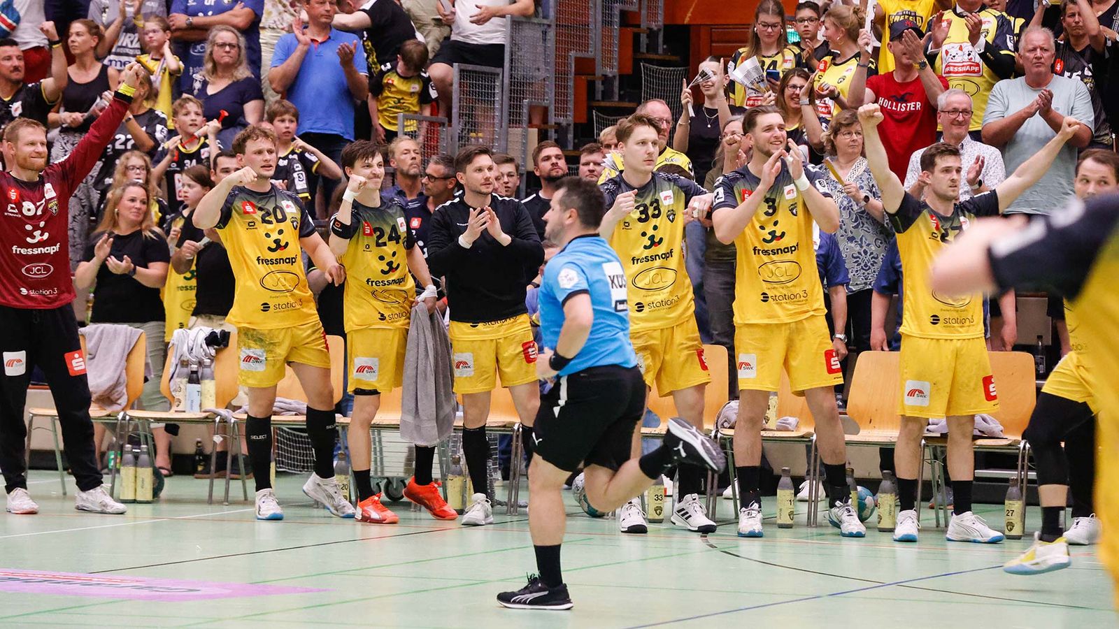 Erste Saisonniederlage - trotzdem bejubelt die HSG Krefeld Niederrhein den Aufstieg