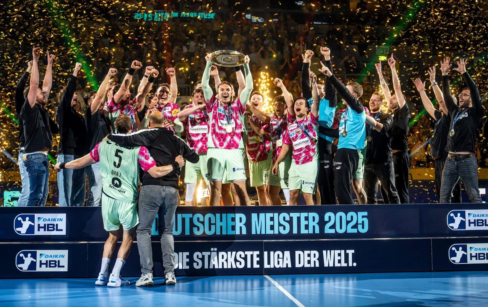 Nach Handball-Krimi: Berlin besteigt deutschen Handball-Thron