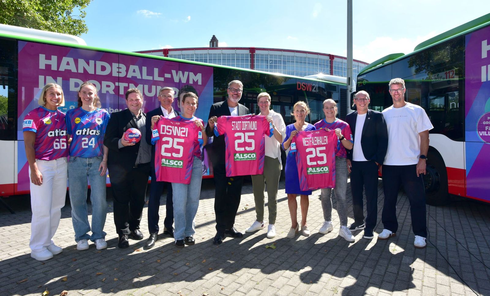 WM 2025: Mobil in Dortmund im "Hands up for more"-Design