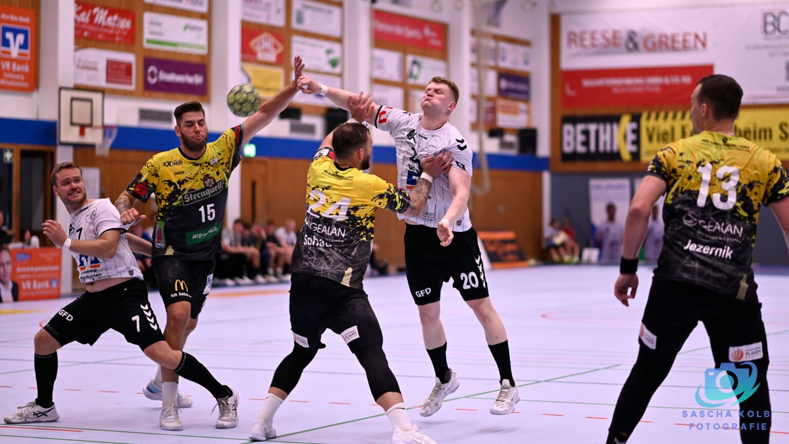 EHV Aue und Eintracht Hildesheim suchen im Spitzenspiel die Erfolgsspur