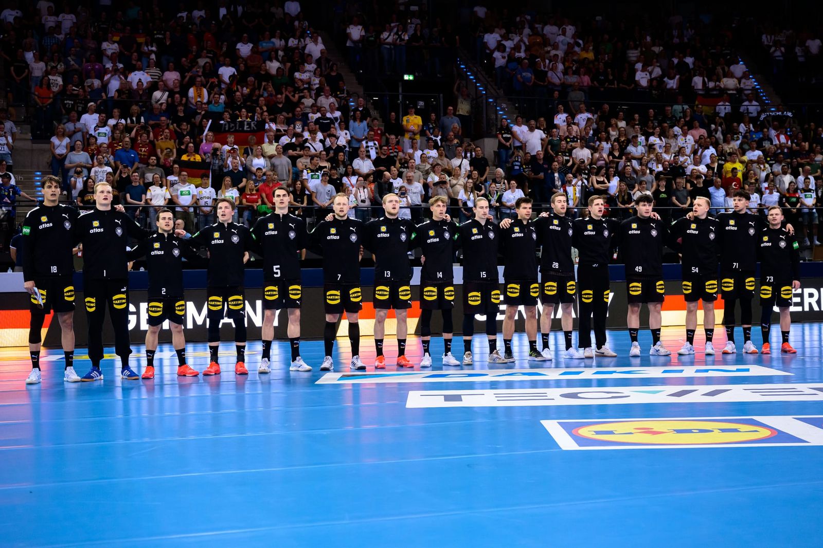Doppeltes Fanerlebnis im Jahrzehnt des Handballs