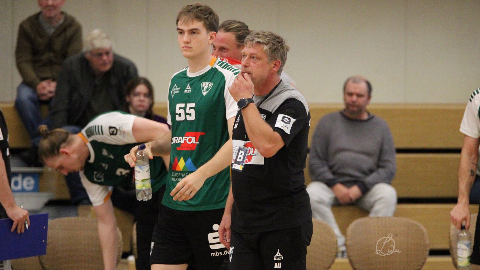 Eintracht Hildesheim gewinnt Topspiel, Empor Rostock kriselt weiter