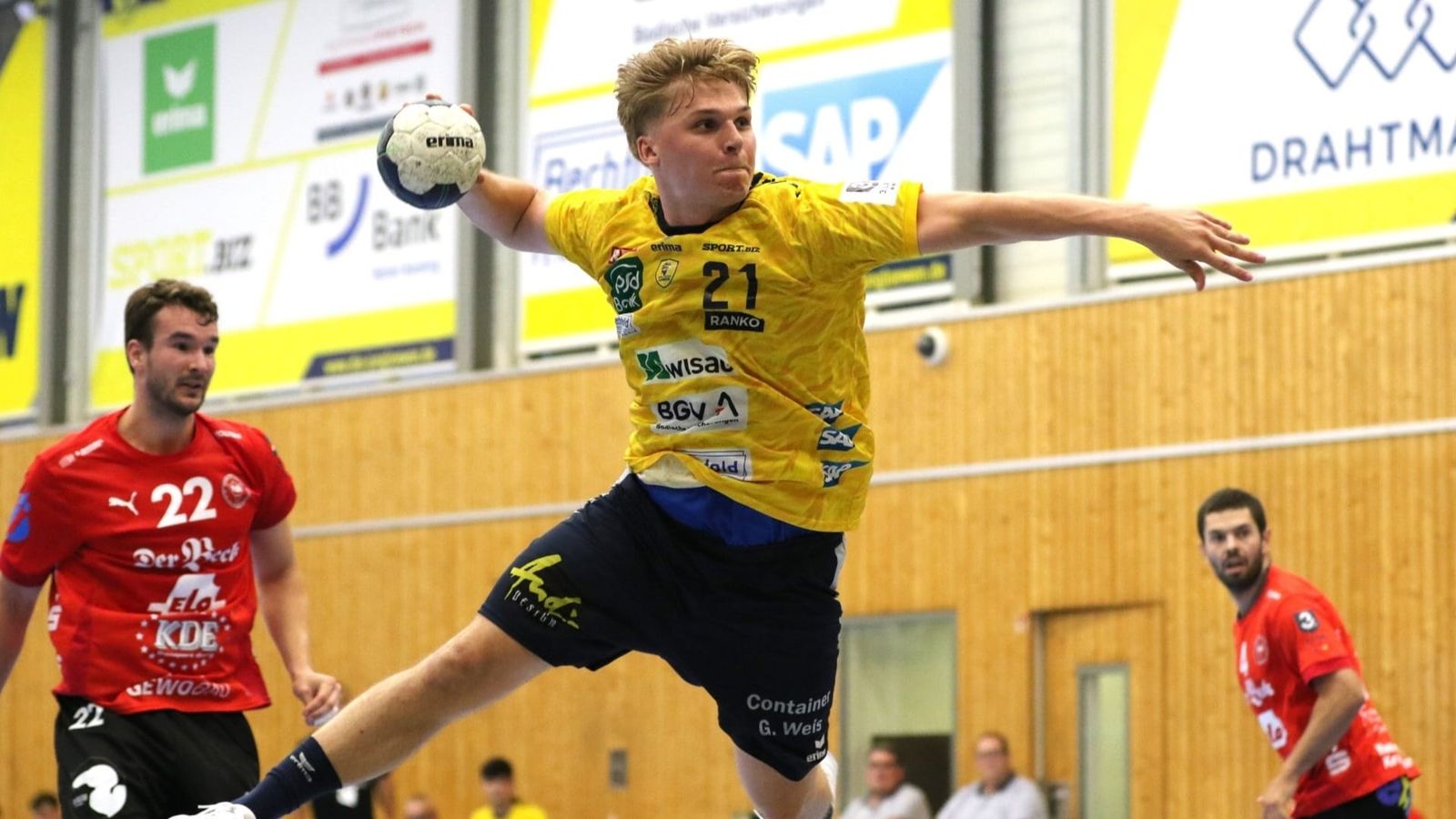 Kein Sieger im Spitzenspiel, Junglöwen gewinnen Derby deutlich