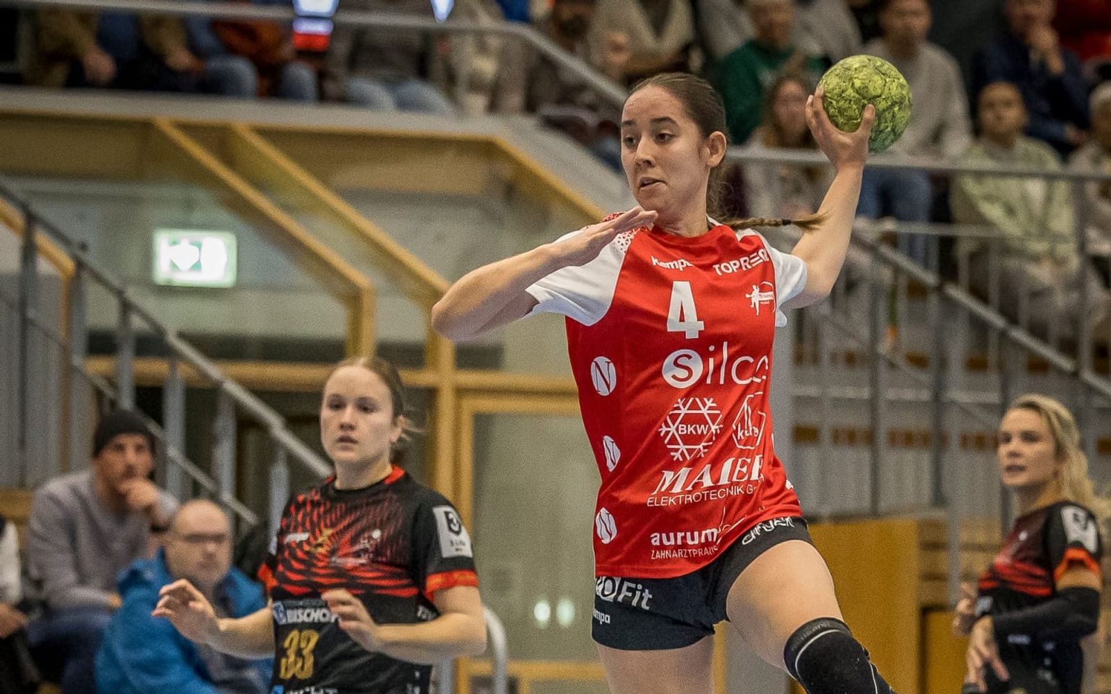 Wolfschlugen grüßt weiter von der Tabellenspitze, erste Punkte für Gröbenzell