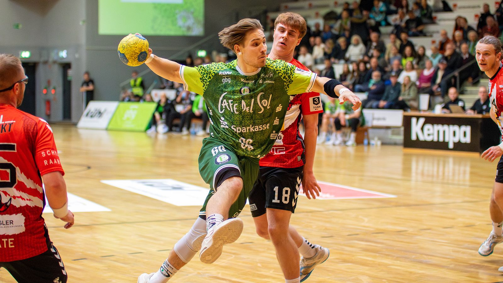 Doppelte Spannung: Spitzenspiele in Berlin und Hildesheim