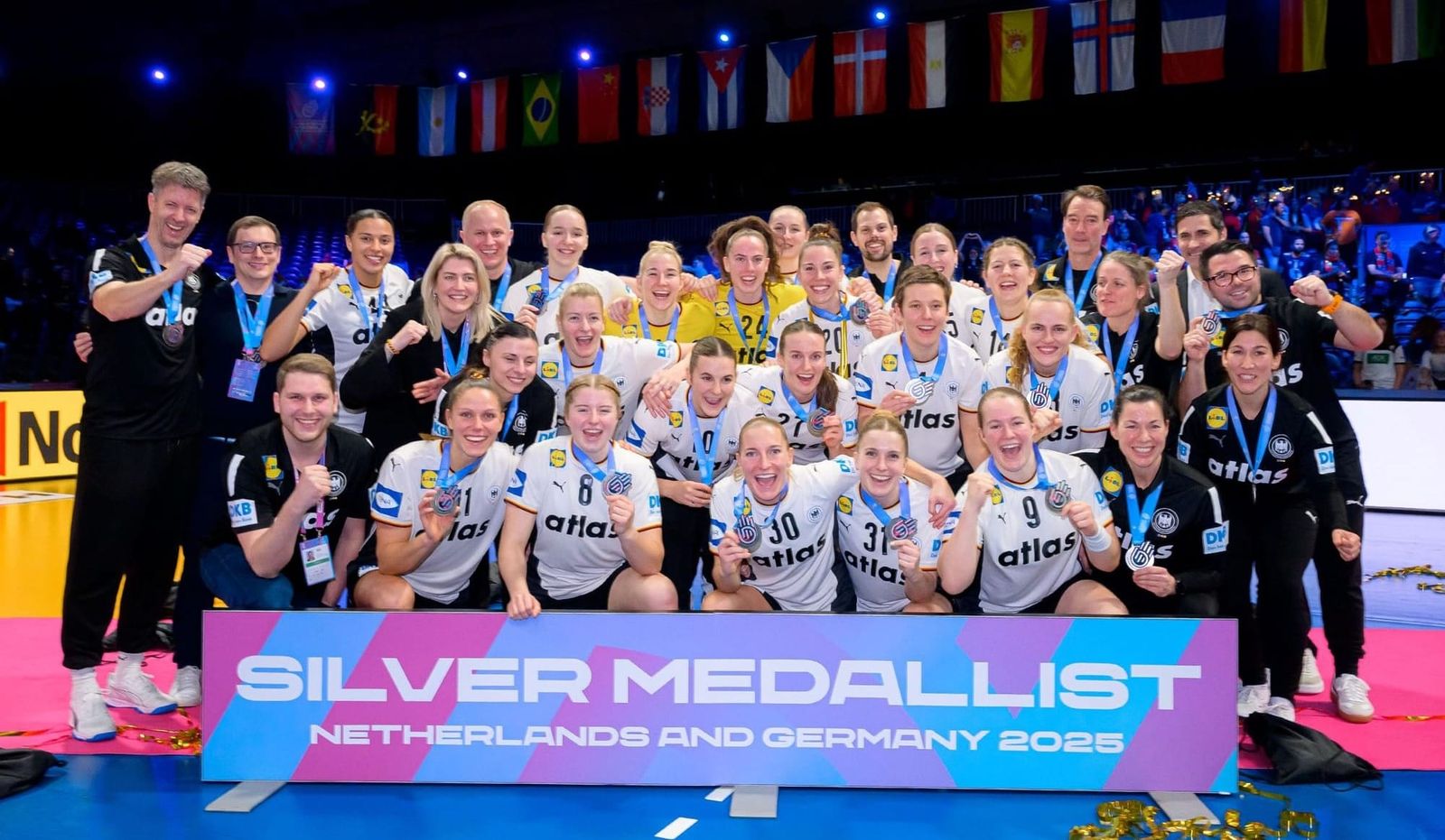 DHB-Frauen lassen es nach WM-Silber krachen - Gaugisch-Zukunft offen