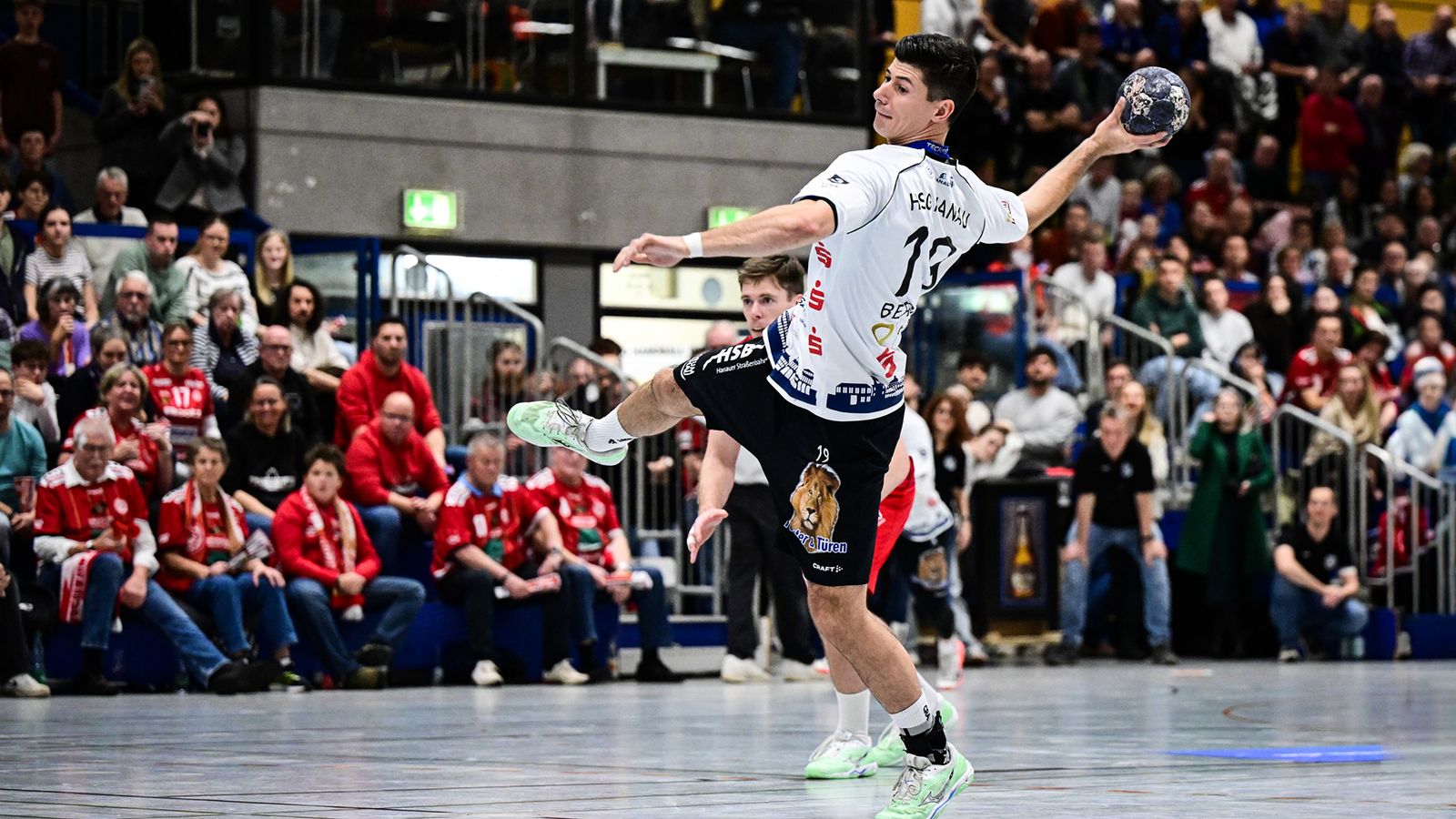 Zwei packende Derbys und ein vorgezogenes Saisonfinale