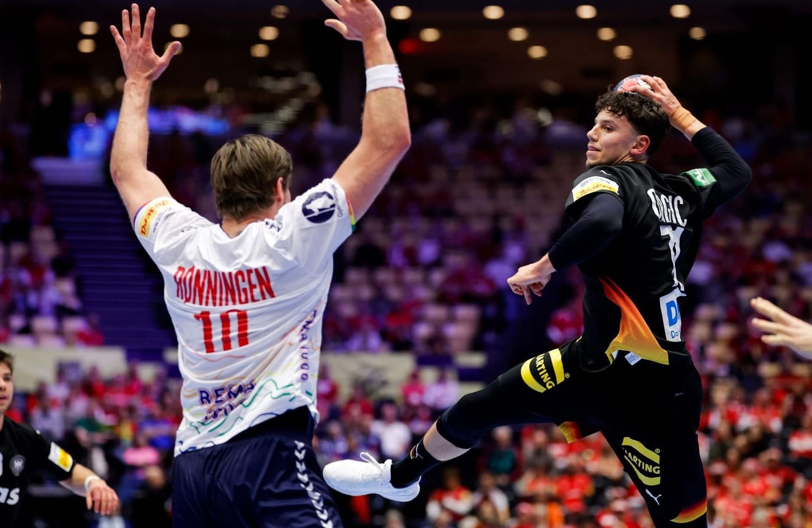 DHB-Matchball gegen Dänemark: Feuerwerk als Halbfinal-Formel