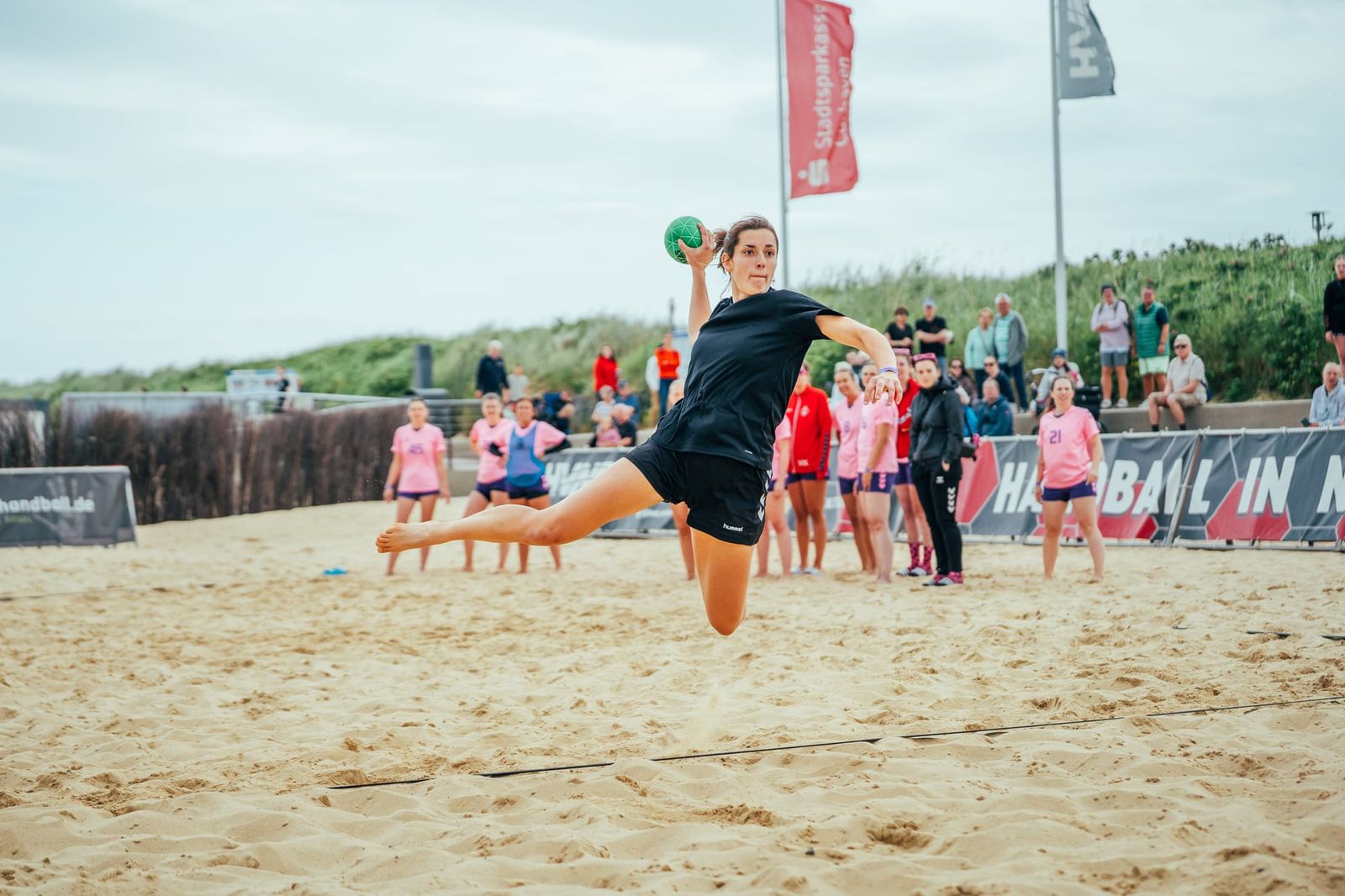 Beachhandball-Sommer 2026 in Cuxhaven: Jetzt anmelden