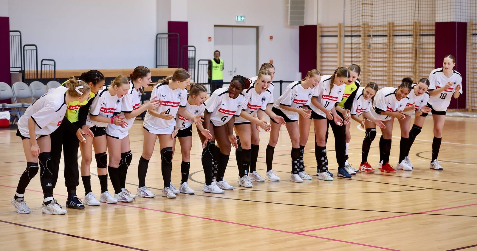 U16w mit Lehrgang in Bensheim und zwei Länderspielen gegen die Schweiz